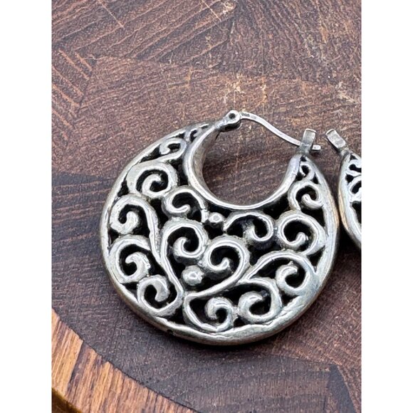 Vintage Silver-Toned Openwork Swirl Design Hoop Earrings For Women 15.19g - Picture 3 of 6
